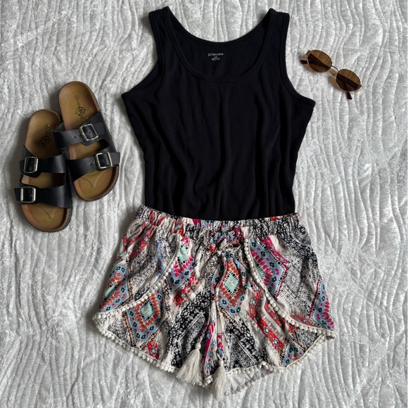 Hot Kiss Pants - ✨Like New!😍Hot Kiss Black Aztec Multicolor Printed Shorts